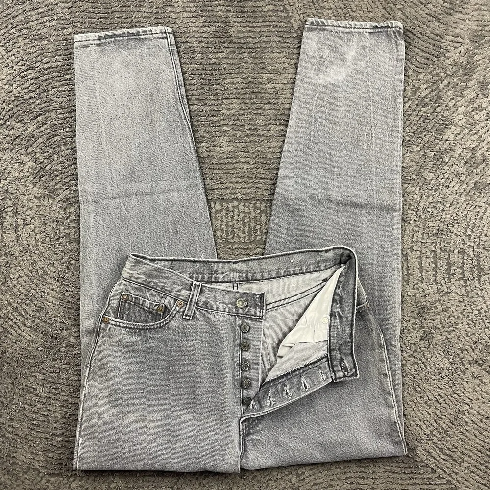 Vintage‎ Levi's 501 Women's 28x29 Jeans USA Made Black Gray Stonewash Denim 90s